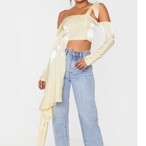 Stunning yellow crop top with drape tie detail 💛